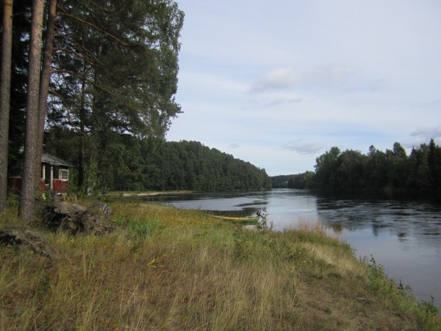 Nedre Prästholmen fotograferad nedströms